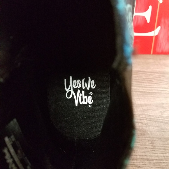 Yes We Vibe Boots Yin/Yang Vibrant Colors W11 M9.5 - Picture 6 of 7